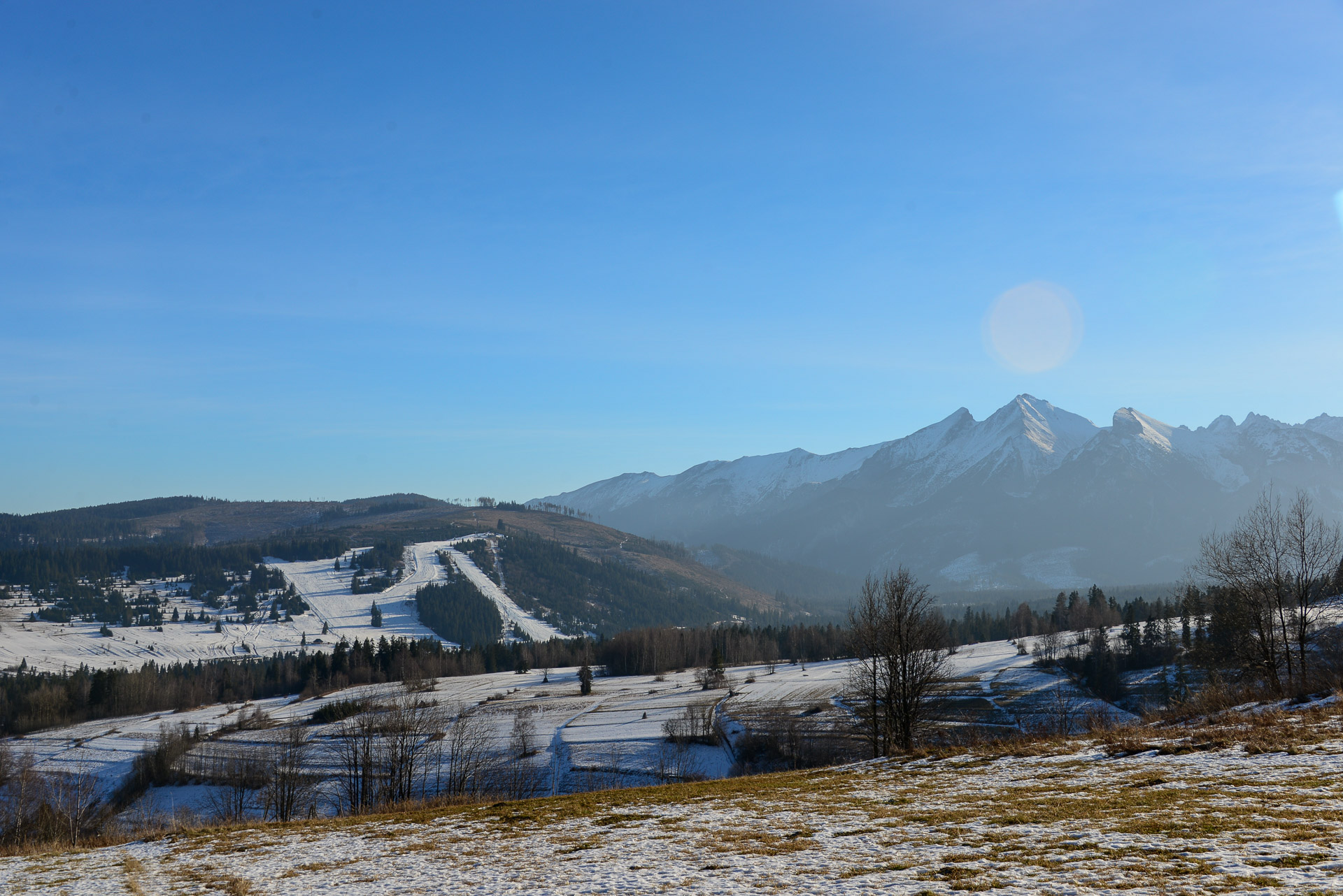 Widok na Tatry i stok narciarski w Jurgowie